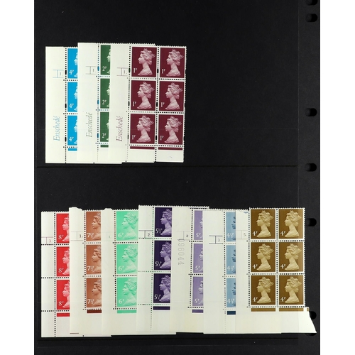 727 - GB.ELIZABETH II MINT DEFINITIVE SELECTION. Comprising of corner blocks of 6 with control numbers, in... 