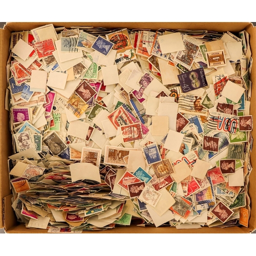 100 - COLLECTIONS & ACCUMULATIONS WORLD OFF PAPER MIX in a box, unsorted. (Guess +/- 40,000 stamps)