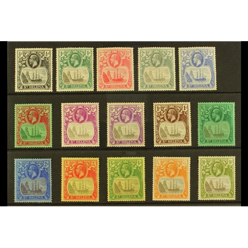 392 - ST HELENA 1922-37 Script set to 10s, SG 97/112, fine mint. Cat. £425. (15 stamps)