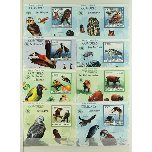 42 - COLLECTIONS & ACCUMULATIONS COMOROS ISLANDS TOPICALS, CAT 5500 ! 2009-11 miniature sheets featuring... 