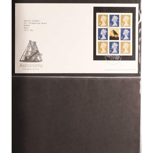 673 - GB.ELIZABETH II 1978 - 2002 PRESENTATION PACKS AND FDCs in binders. Mainly arranged in pack and corr... 