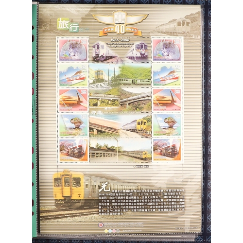 728 - GB.ELIZABETH II SMILER SHEETS WITH RAILWAY FOCUS. Mainly Benham and Buckingham sheets together with ... 