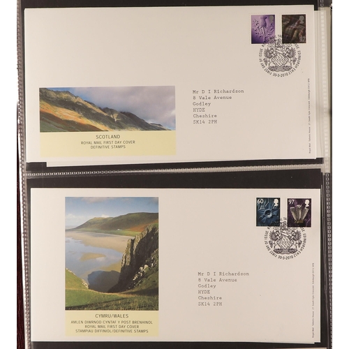 742 - GB.FIRST DAY COVERS 1964 - 2012 approximately 185 covers which appear to be all different. Good repr... 