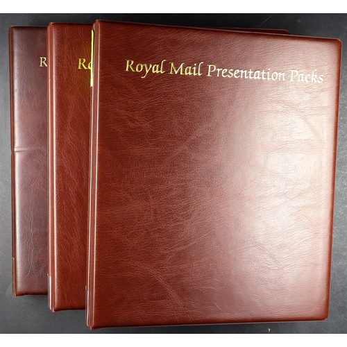 1385 - GB.ELIZABETH II 1990 - 2019 COMMEMORATIVE PRESENTATION PACKS in 3 albums. Mainly from 2015 and onwar... 