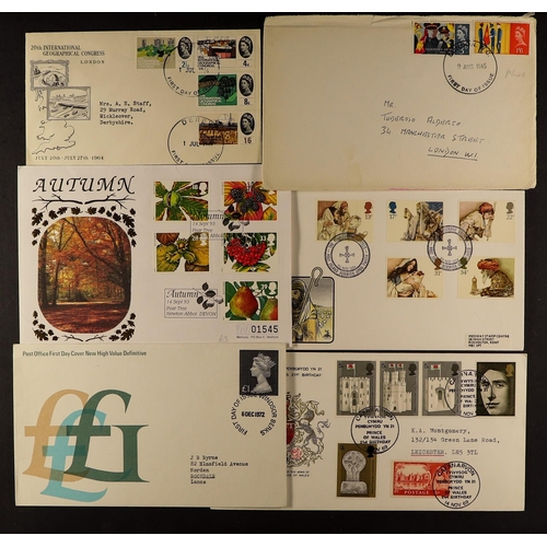 1449 - GB.FIRST DAY COVERS 1960's-2000 a large collection incl. many better Official covers cat. £10-15 (at... 