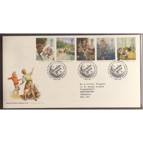 1455 - GB.FIRST DAY COVERS 1976 - 1998 in 4 albums. Includes a few GB islands. Approximately 230 covers.