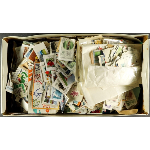 100 - COLLECTIONS & ACCUMULATIONS WORLD SORTER BOX Unchecked and as received from a part-time dealer's est... 