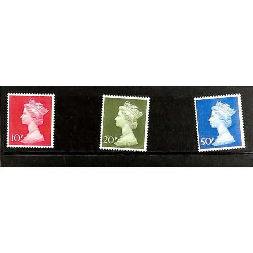 1047 - GB.ELIZABETH II DEFINITIVE PRESENTATION PACKS. Small selection of Machins, Castles and Regionals fro... 