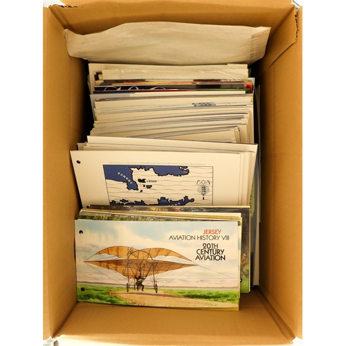 1080 - GB.ISLANDS JERSEY PRESENTATION PACKS. Also includes a few IOM and oddments. Beautiful stamps. Stated... 