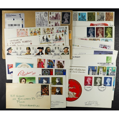 1082 - GB.FIRST DAY COVERS 1965 - 1990s collection in box. Some are in albums but most are loose. Many from... 