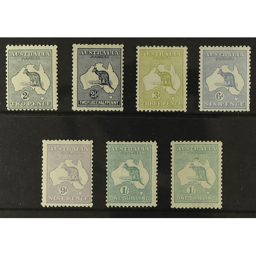 168 - AUSTRALIA 1915-27 KANGAROO 2d grey Die I, 2½d deep blue, 3d yellow-olive Die I, 6d ultramarine Die I... 