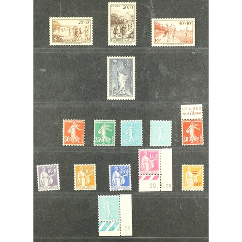 418 - FRANCE 1931-44 NEVER HINGED MINT COLLECTION incl. 1931 1.50f Sinking Fund, 1932-33 & 1937-39 Peace s... 