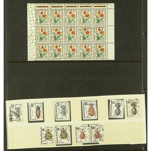 426 - FRANCE POSTAGE DUE 1859-1982 mint (Incl. NHM) and used collection with shades, blocks, varieties, mi... 