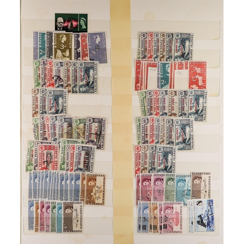 43 - COLLECTIONS & ACCUMULATIONS VINTAGE APPROVAL DEALERS STOCK HOUSED IN 33 LARGE STOCKBOOKS a huge quan... 