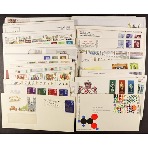 59 - COLLECTIONS & ACCUMULATIONS STAMPS, COINS AND POSTCARDS a carton incl. thematic collection of Milita... 