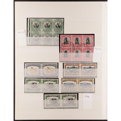 682 - SOUTH AFRICA 1926-54 MINT DEFINITIVES COLLECTION note 1926-7 ½d & 1d block of four with extra lines ... 