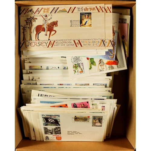 902 - GB.ISLANDS ISLAND COVERS. Small box of approximately 20 covers. Mainly from the 70s-90s. Strength wi... 