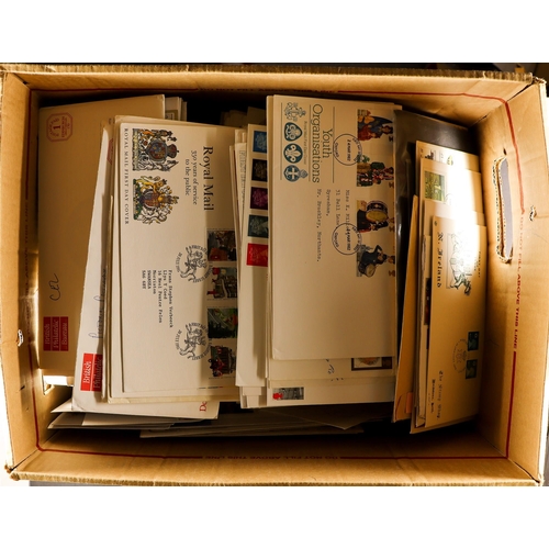 914 - GB.FIRST DAY COVERS LARGE HOARD in two boxes. Mainly Royal Mail FDCs but some postal covers. Stated ... 