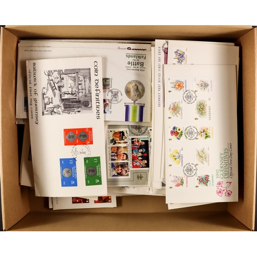 1077 - GB.ISLANDS GUERNSEY FIRST DAY COVERS. Unaddressed collection from 1981-2008. Very few missing from t... 