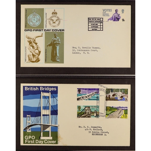 1096 - GB.FIRST DAY COVERS 1969 - 2000 collection in 11 albums. (Approx 540)