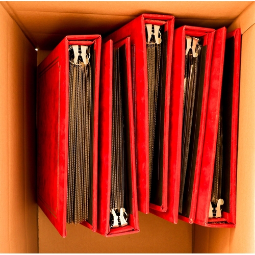 1100 - GB.FIRST DAY COVERS BENHAM SILKS in five velvet red albums from 1984-87. Approx 200 covers) 