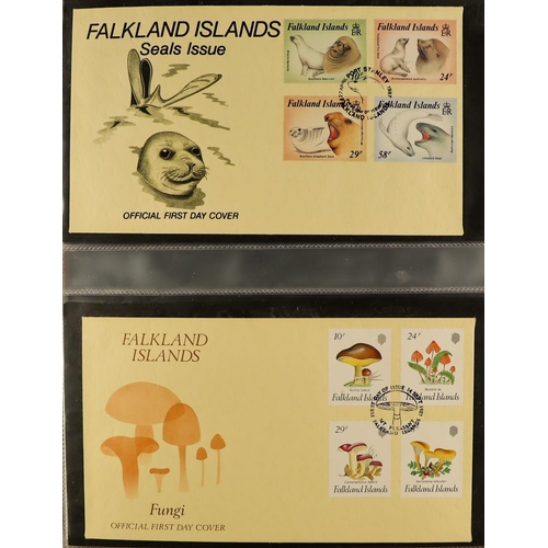 117 - COLLECTIONS & ACCUMULATIONS WORLD ACCUMULATION a carton incl. Falkland Is and Br. Antarctic 1980's F... 