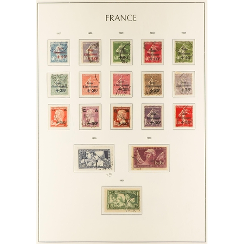 444 - FRANCE 1900-49 USED COLLECTION in a hingeless Lighthouse album, almost complete for the period (no A... 