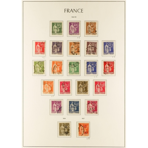 444 - FRANCE 1900-49 USED COLLECTION in a hingeless Lighthouse album, almost complete for the period (no A... 