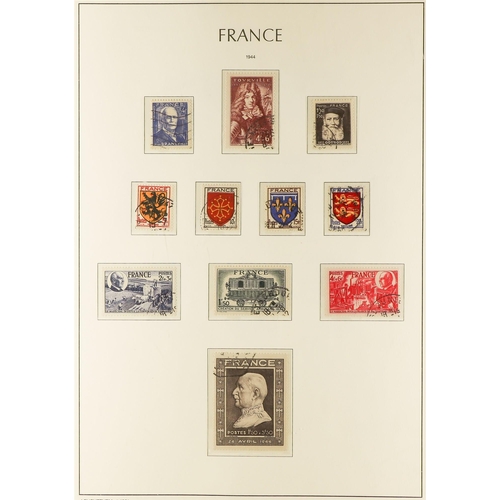 444 - FRANCE 1900-49 USED COLLECTION in a hingeless Lighthouse album, almost complete for the period (no A... 