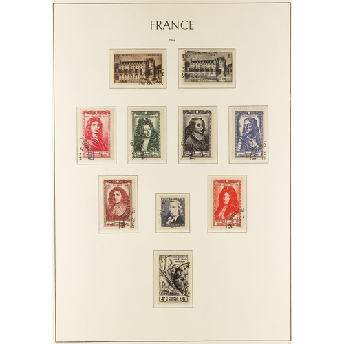 444 - FRANCE 1900-49 USED COLLECTION in a hingeless Lighthouse album, almost complete for the period (no A... 