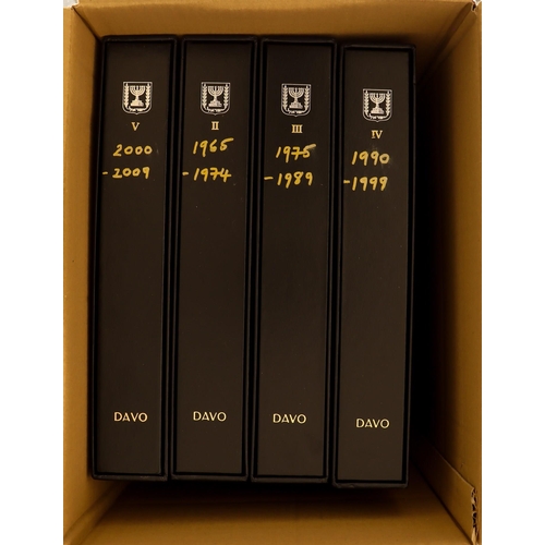 666 - ISRAEL 1948 TO 2022 COMPREHENSIVE NEVER HINGED MINT COLLECTION in six Davo hingeless albums (in slip... 