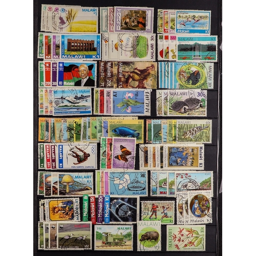 725 - MALAWI 1964-90 CDS USED COLLECTION incl. 1966-67 most to 10s, 1968 Birds set to 10s, 1973 Butterflie... 