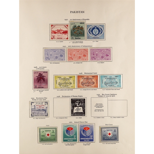 879 - PAKISTAN 1954-60 NEVER HINGED MINT COLLECTION incl. 1954 and 1955-56 Independence sets, later issues... 