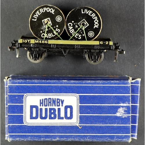 57 - HORNBY DUBLO EDG7 '00' GOODS TRAIN SET with a range of equipment. Includes power control unit (untes... 