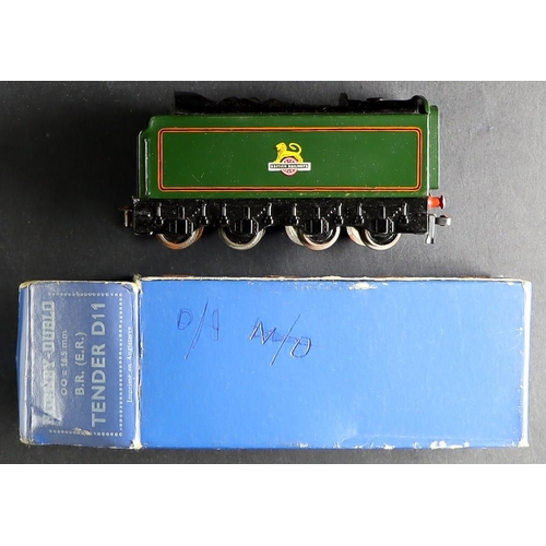 57 - HORNBY DUBLO EDG7 '00' GOODS TRAIN SET with a range of equipment. Includes power control unit (untes... 