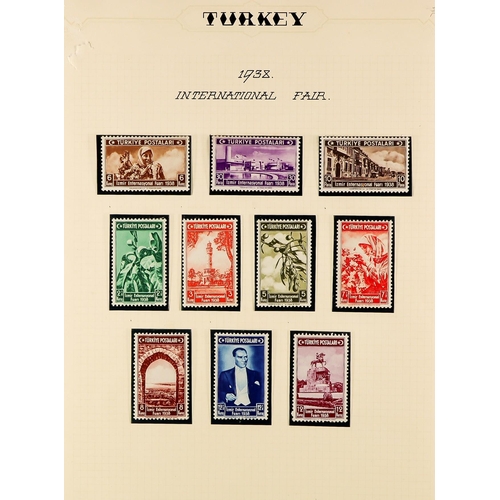 153 - FINE MINT WORLD COLLECTIONS in binders with various leaves. A wide range of countries and many compl... 