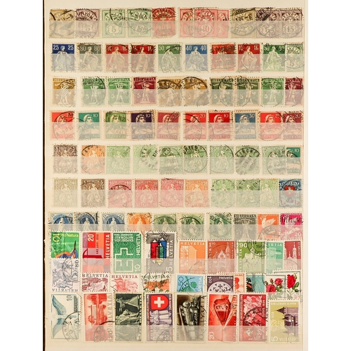 219 - [a] WORLD ALBUMS. Mint and used, all periods in 13 albums. Strength in Germany and USA, with dedicat... 