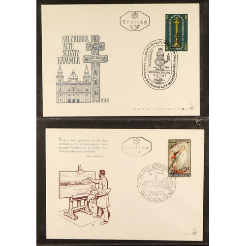 220 - A BRILLIANT 'BALANCE' CARTON with quantity of mint & used loose stamps, in glassine envs, on stock c... 