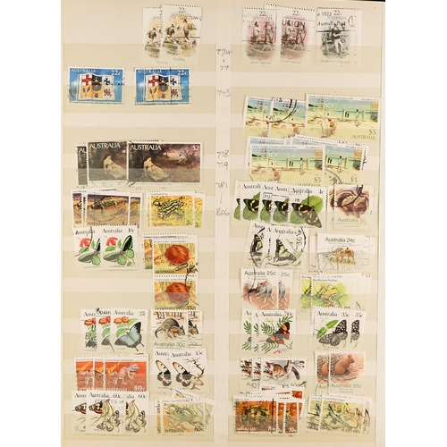 315 - AUSTRALIA 1953 - 2022 NEVER HINGED MINT COLLECTION in eight stockbooks, looks to be virtually comple... 