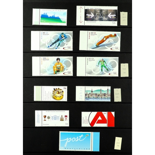 630 - [a] GERMANY 1999 - 2009 NEVER HINGED MINT COLLECTION on Hagner pages in binder. Some disorder, but a... 