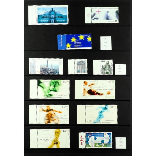 630 - [a] GERMANY 1999 - 2009 NEVER HINGED MINT COLLECTION on Hagner pages in binder. Some disorder, but a... 