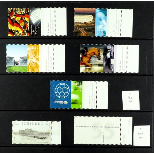 630 - [a] GERMANY 1999 - 2009 NEVER HINGED MINT COLLECTION on Hagner pages in binder. Some disorder, but a... 