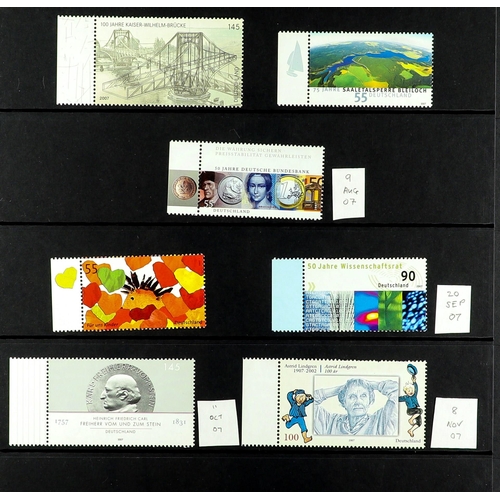 630 - [a] GERMANY 1999 - 2009 NEVER HINGED MINT COLLECTION on Hagner pages in binder. Some disorder, but a... 