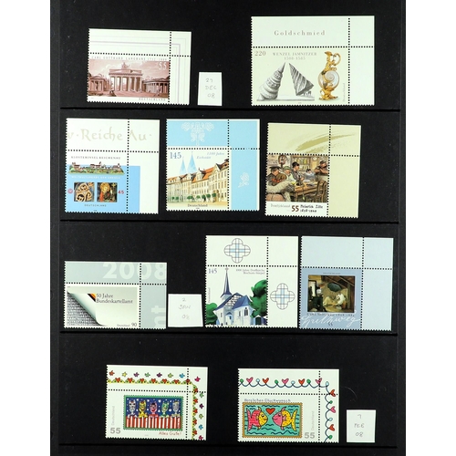 630 - [a] GERMANY 1999 - 2009 NEVER HINGED MINT COLLECTION on Hagner pages in binder. Some disorder, but a... 