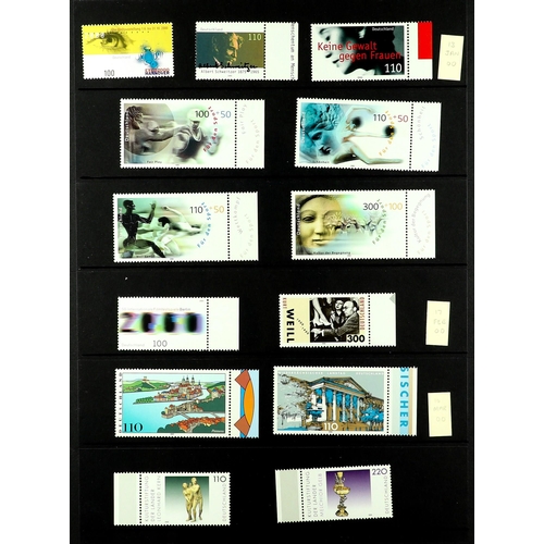 630 - [a] GERMANY 1999 - 2009 NEVER HINGED MINT COLLECTION on Hagner pages in binder. Some disorder, but a... 