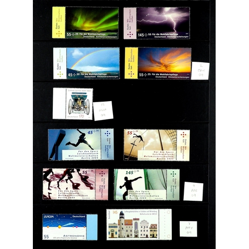 630 - [a] GERMANY 1999 - 2009 NEVER HINGED MINT COLLECTION on Hagner pages in binder. Some disorder, but a... 