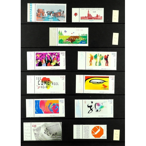 630 - [a] GERMANY 1999 - 2009 NEVER HINGED MINT COLLECTION on Hagner pages in binder. Some disorder, but a... 