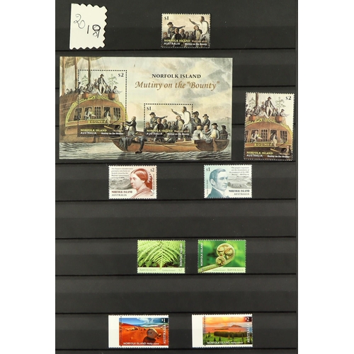 893 - NORFOLK IS. 1947 - 2018 NEVER HINGED MINT COLLECTION in two stockbooks, looks virtually complete. (Q... 