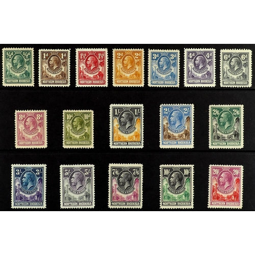 898 - NORTHERN RHODESIA 1925-29 definitives complete set, SG 1/17, very fine mint. Cat £800 (17 stamps)
Lo... 