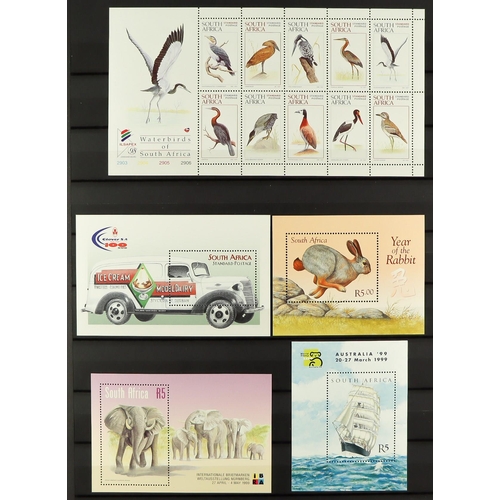 1012 - SOUTH AFRICA 1953 - 2010 NEVER HINGED MINT COLLECTION in five stockbooks, largely complete incl. min... 